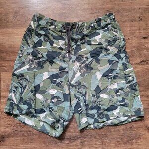 Men's Patagonia shorts green camo camouflage floral print hiking size 28
